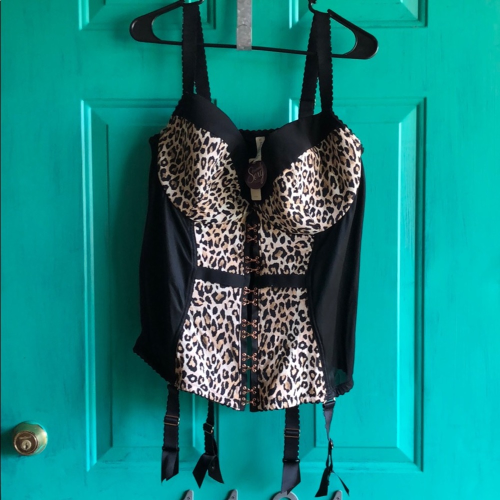 Cacique Leopard Corset